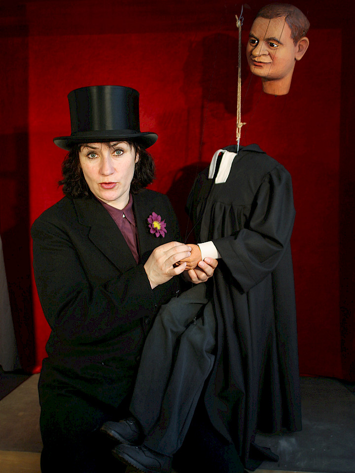 Heute: Genoveva! oder: von der Lust am Marionettentheater