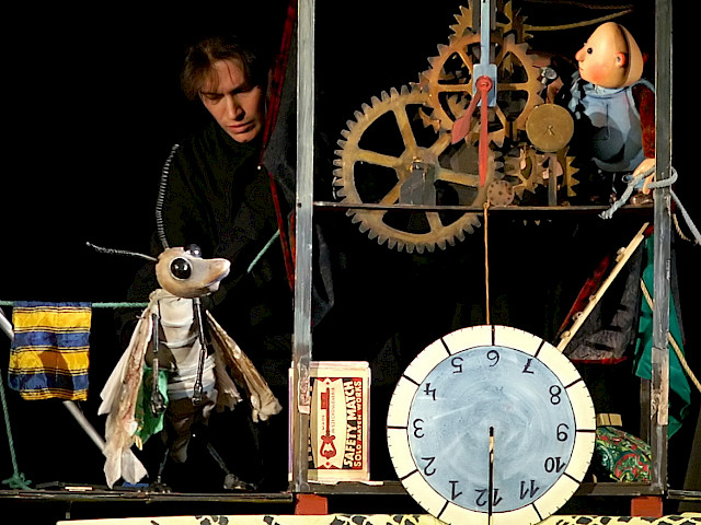Szenenfoto: Die Geschichte von der kaputten Uhr