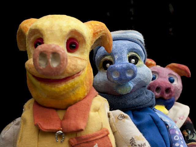 Szenenfoto: Drei kleine Schweinchen