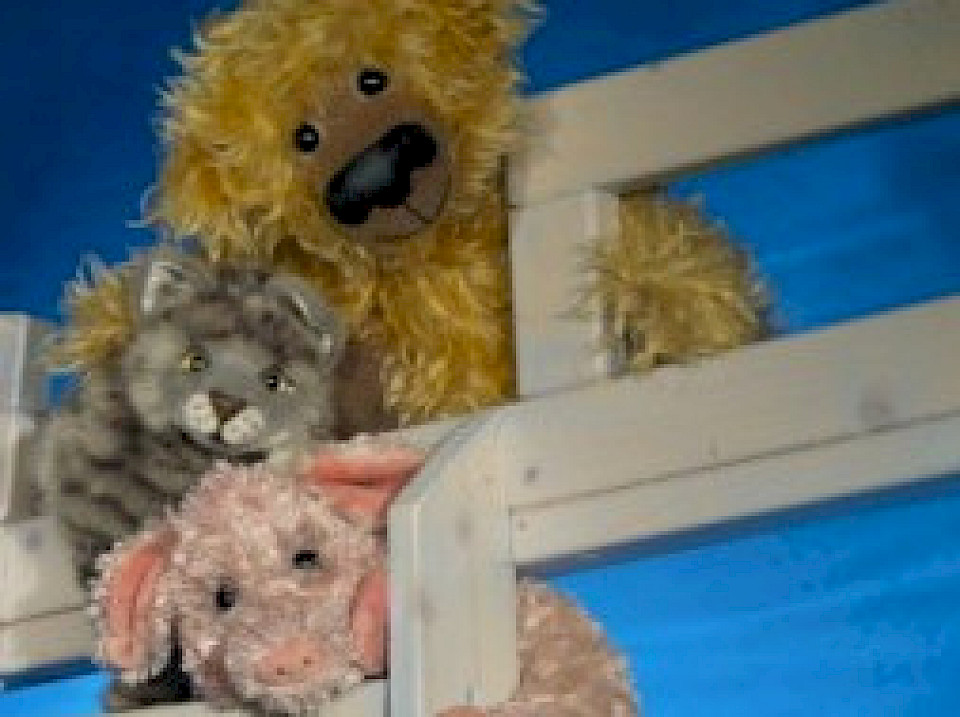 Schmusebär und Kratzekatze