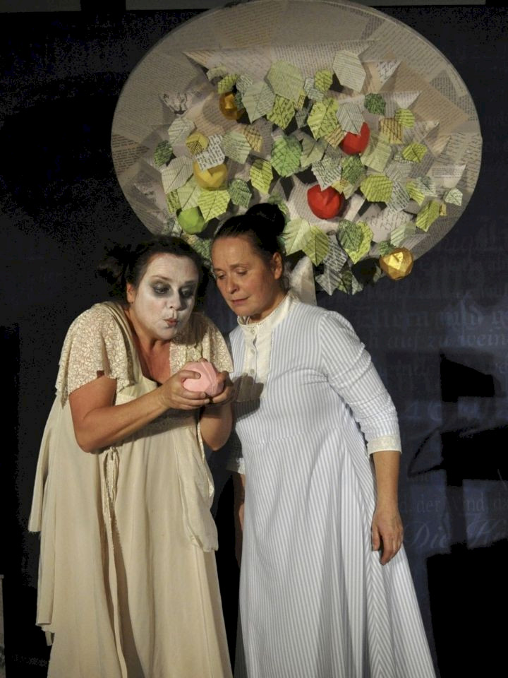 Die Grimmschwestern - schräge Märchen quergebürstet